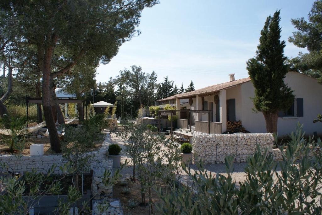 Eygalières L'Auberge De L'Aubergine מראה חיצוני תמונה