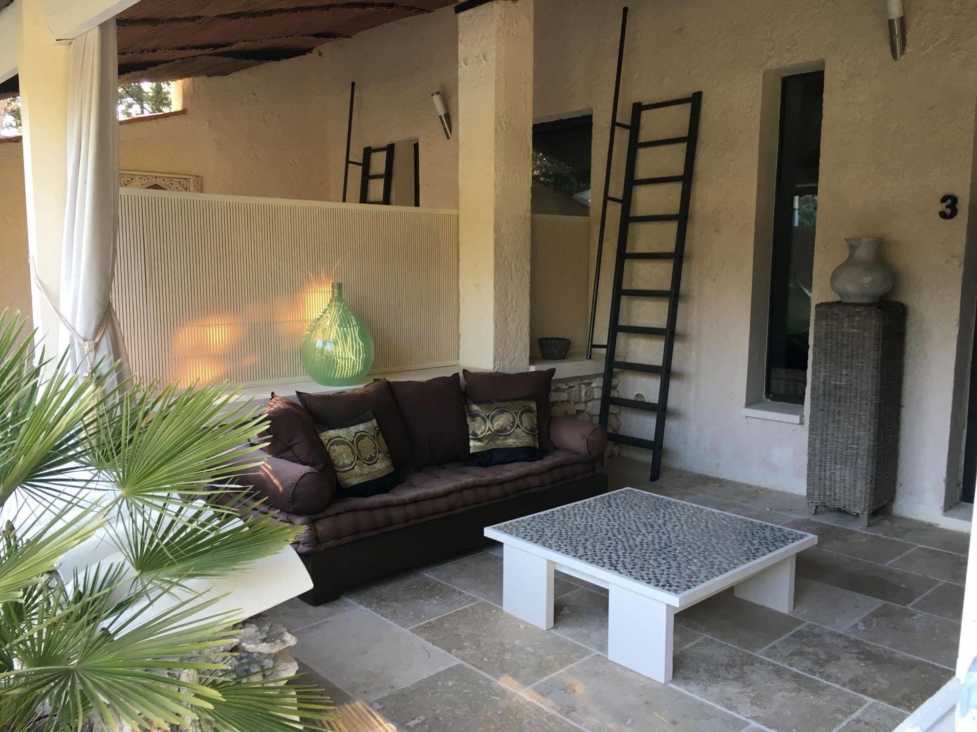 Eygalières L'Auberge De L'Aubergine מראה חיצוני תמונה